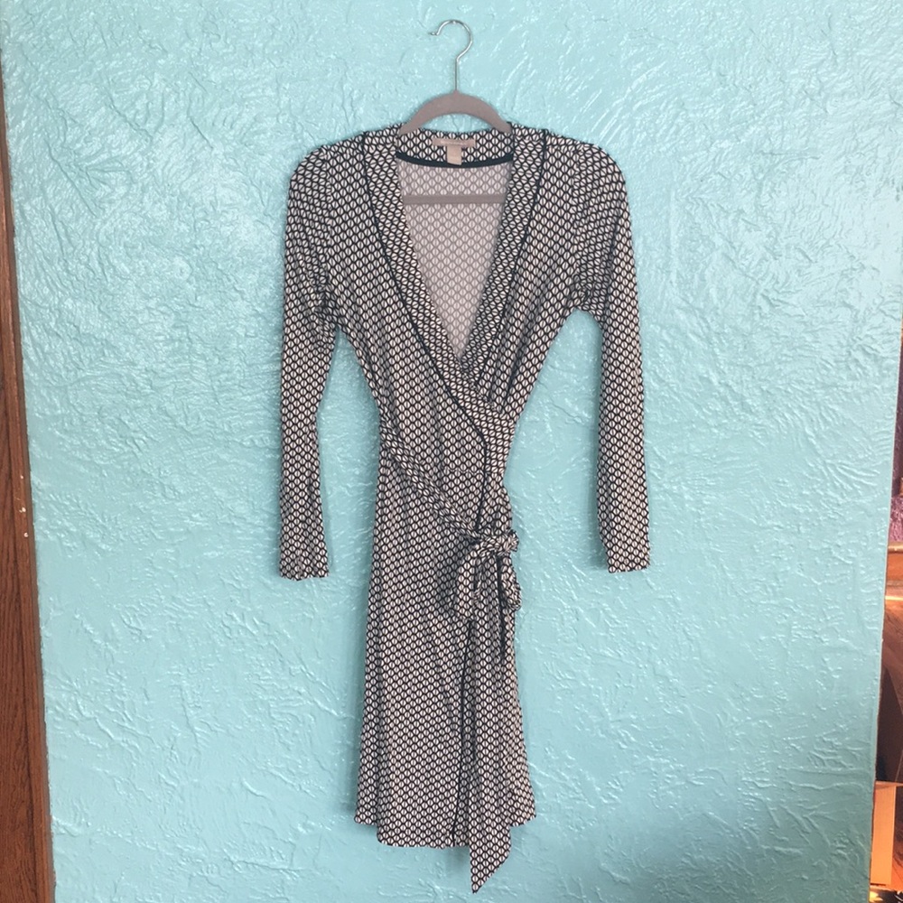 Banana Republic Black and White Wrap Dress S Small